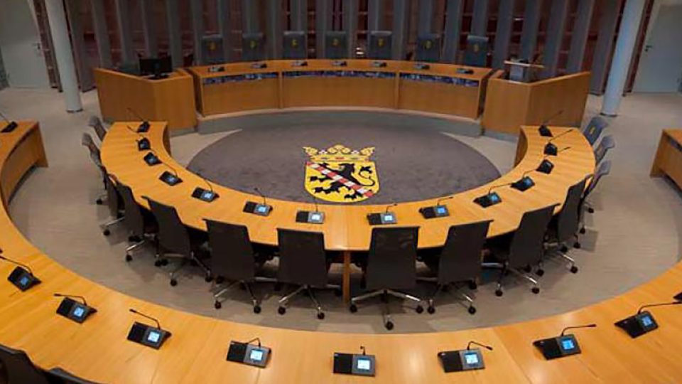 De Aleidazaal in het stadskantoor, de zaal waar de vergaderingen van de raad plaatsvinden.