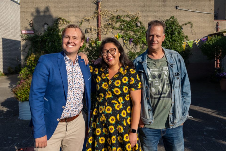 Lijsttrekker Sun van Dijk geflankeerd door de nummer 2 Wijnand de Leeuw (links) en de nummer 3 John Maris.